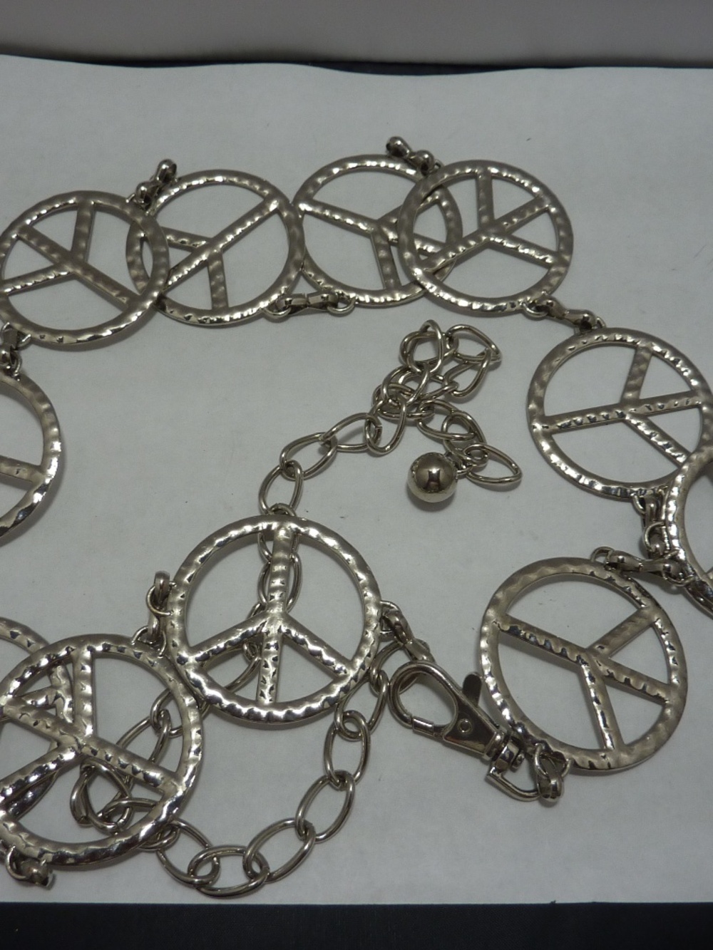 Vintage Peace Sign Belt 43 in Chain Silvertone Metal Unisex Hippie Boho Groovy - Picture 1 of 4